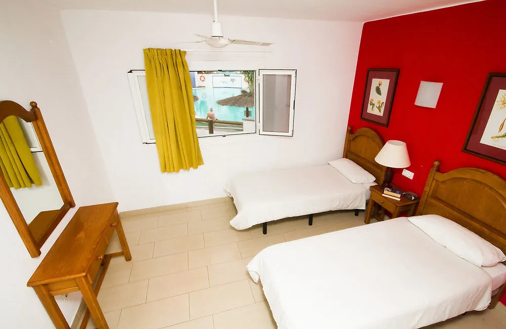 Apartamentos Parque Tropical En Lanzarote Puerto del Carmen  Aparthotel